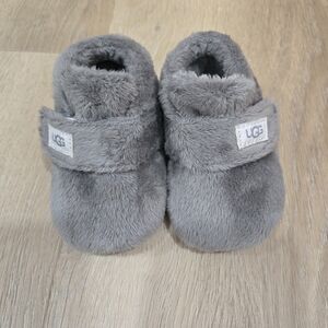 UGG Gray Fuzzy Slippers